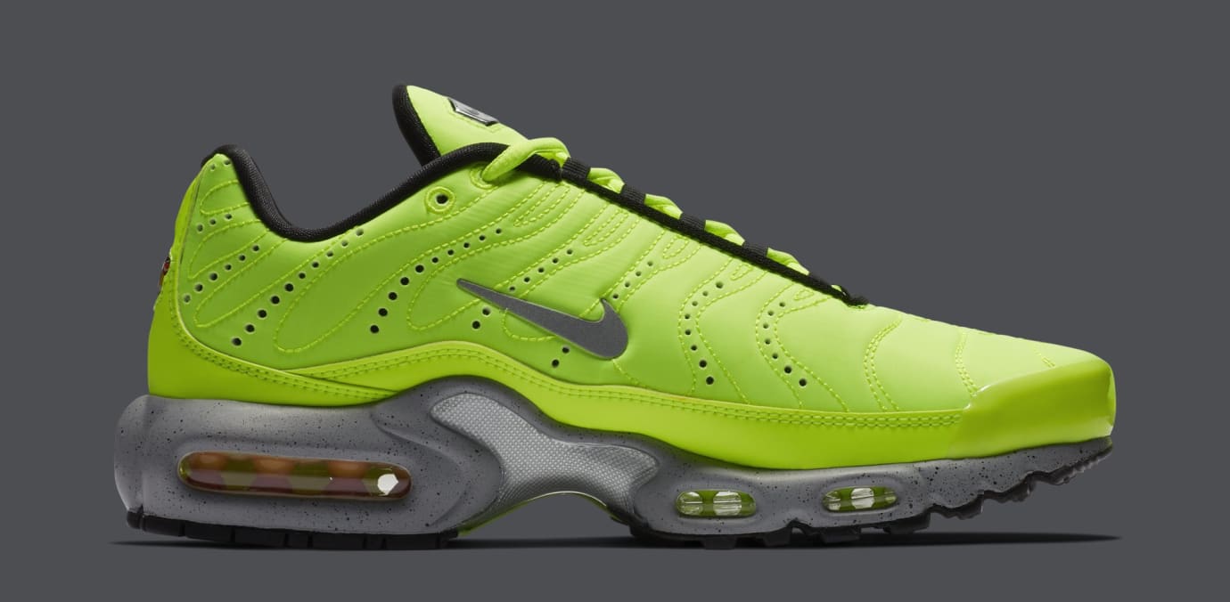 nike airmax plus volt