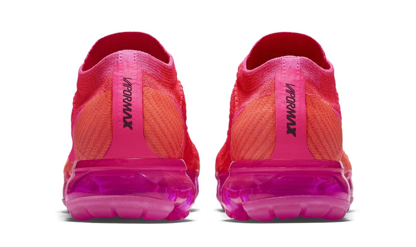 hot pink nike vapormax