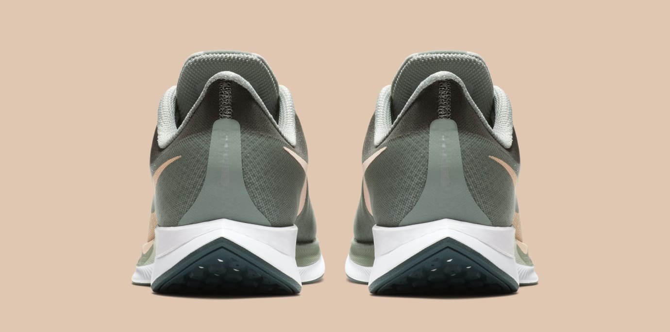 nike pegasus heel