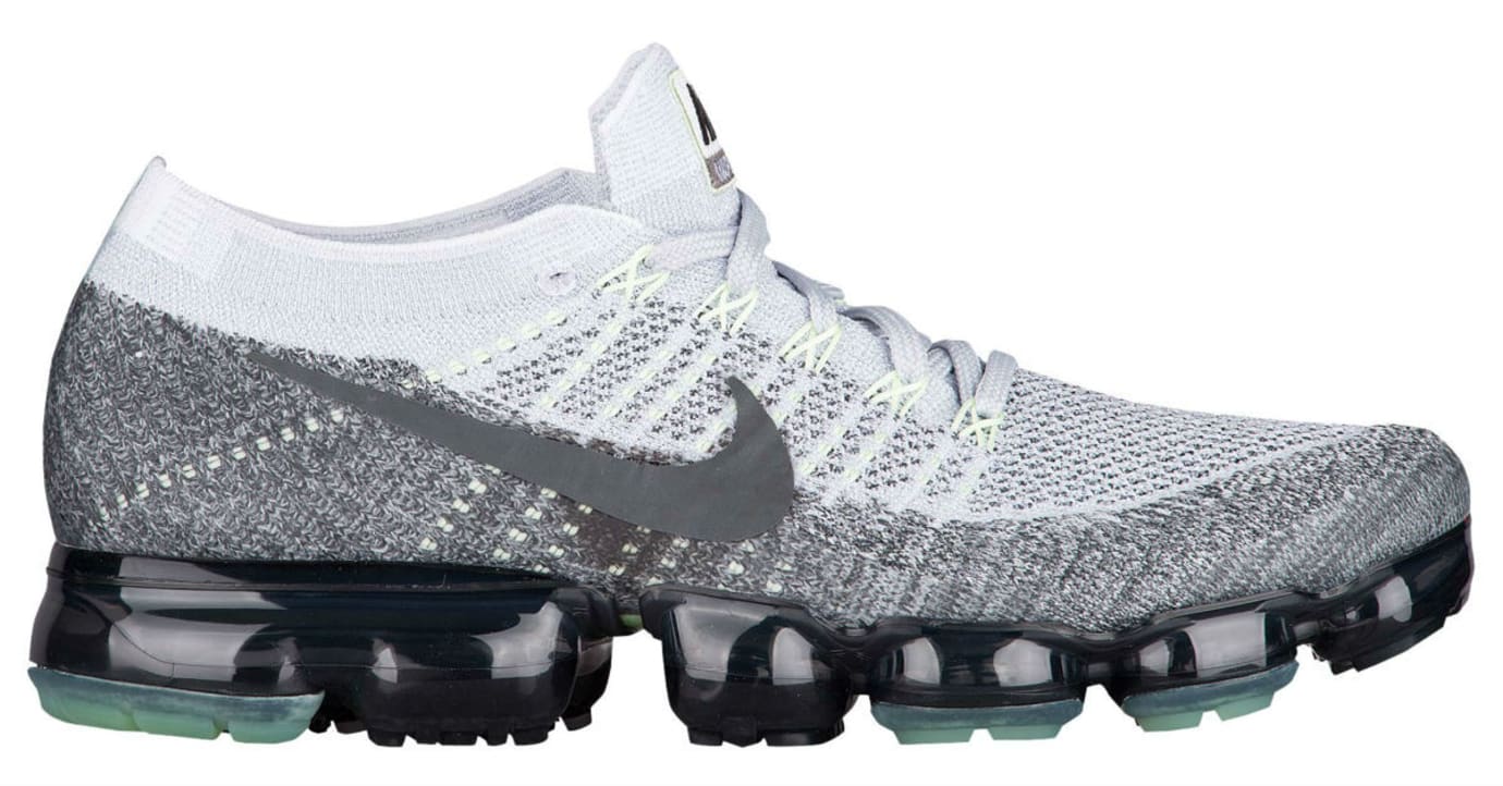 nike air vapormax grey and white