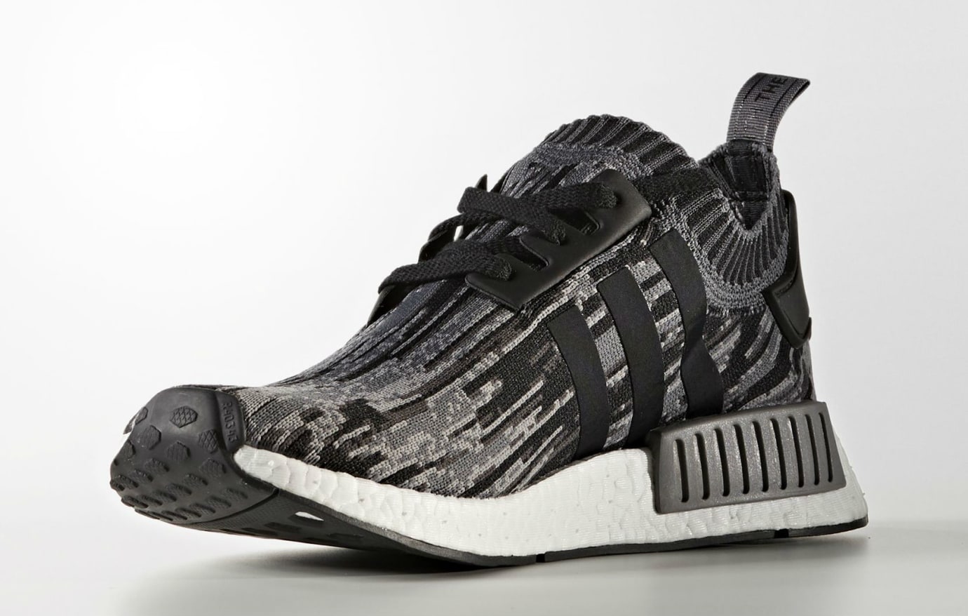 Autor Lamer insulto Adidas NMD R1 Primeknit Glitch Camo Core Black Grey Three Release Date  BZ0223 | Sole Collector