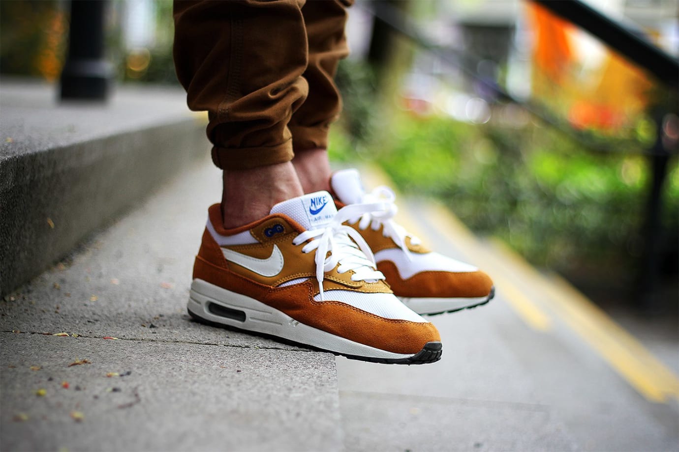 nike air max 1 curry on feet