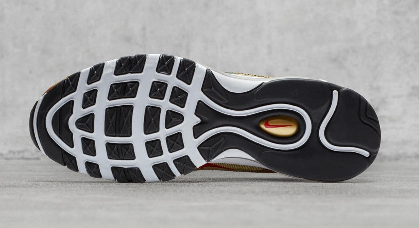 cr7 nike air max gold