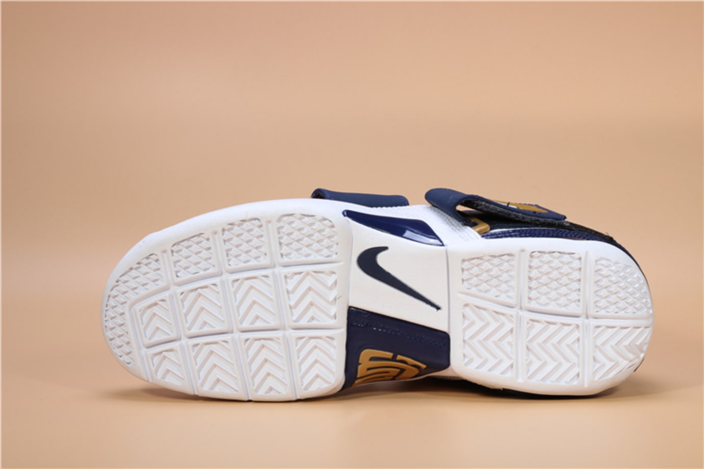 lebron soldier 1 retro