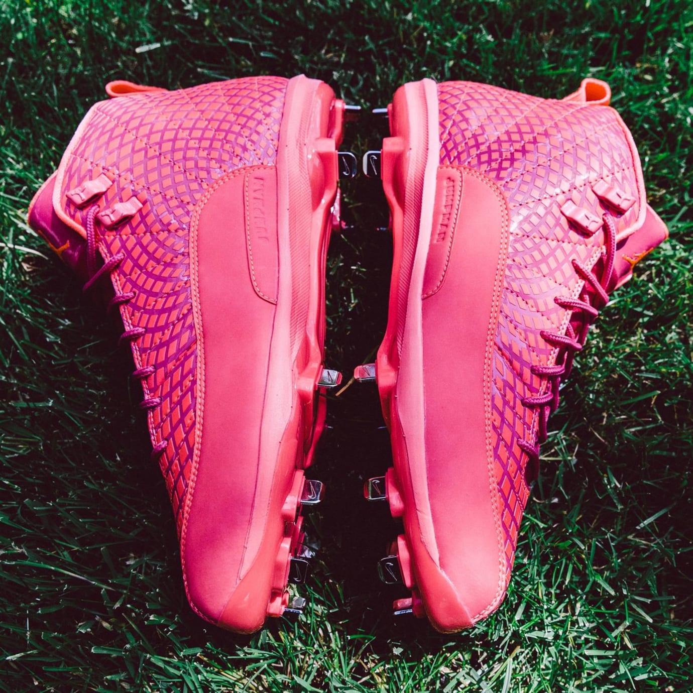 pink baseball shoes