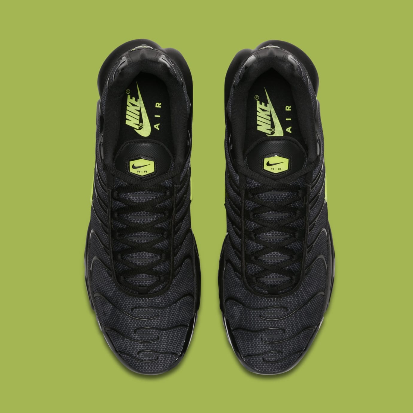 black volt total orange air max plus