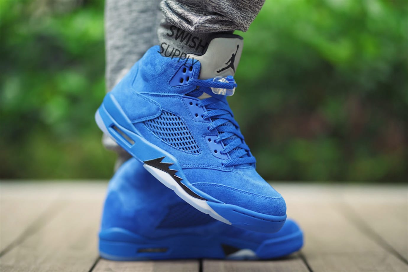 blue jordans retro 5