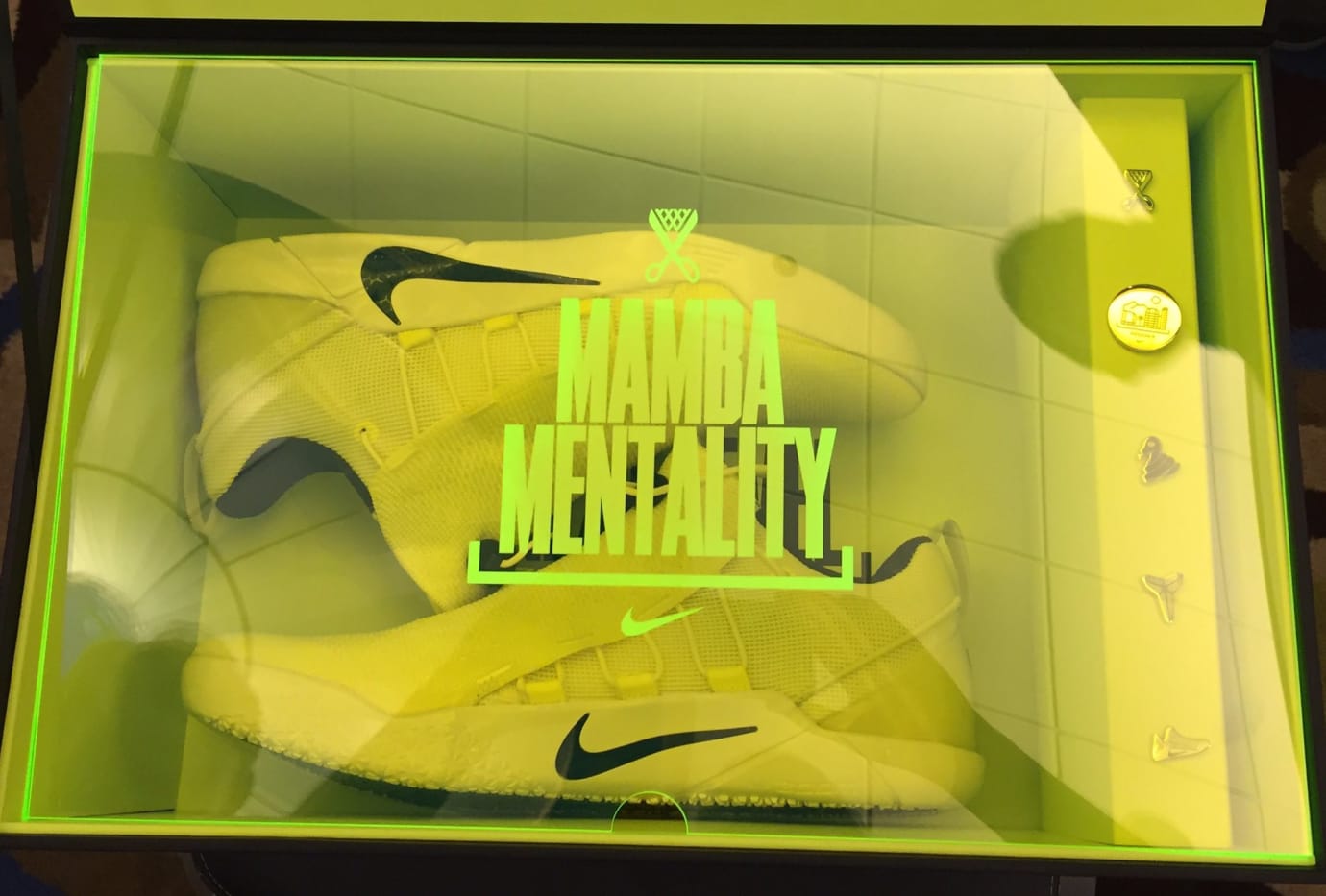 Kobe Bryant Visits Oregon Ducks Final Four | Sole Collector