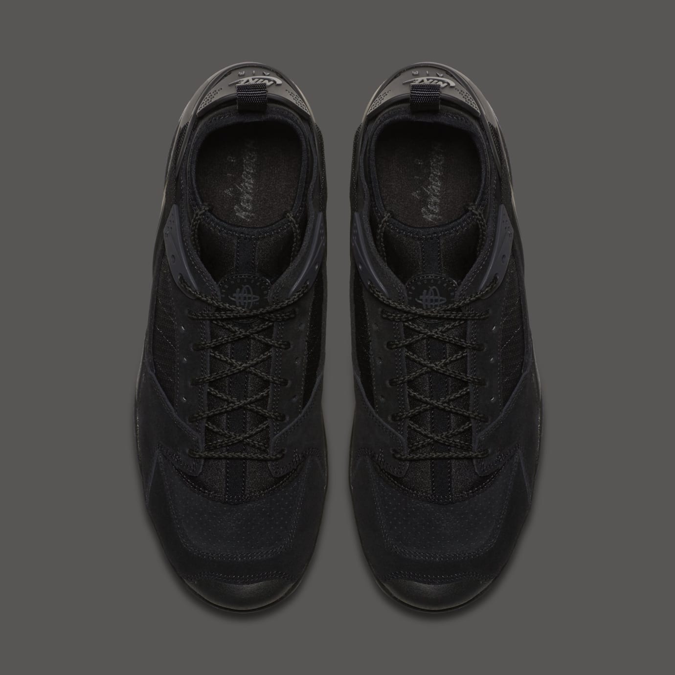 nike acg air revaderchi black