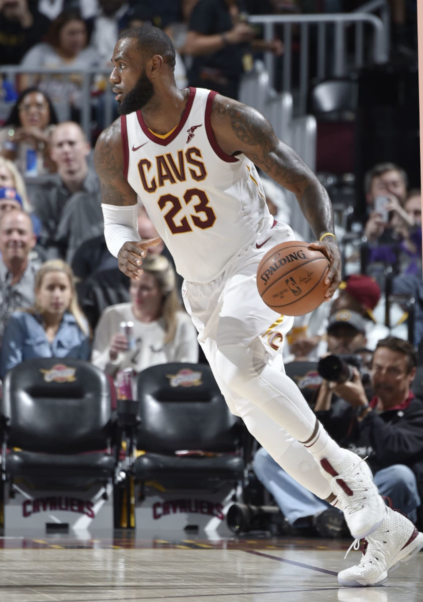 burgundy lebron 15