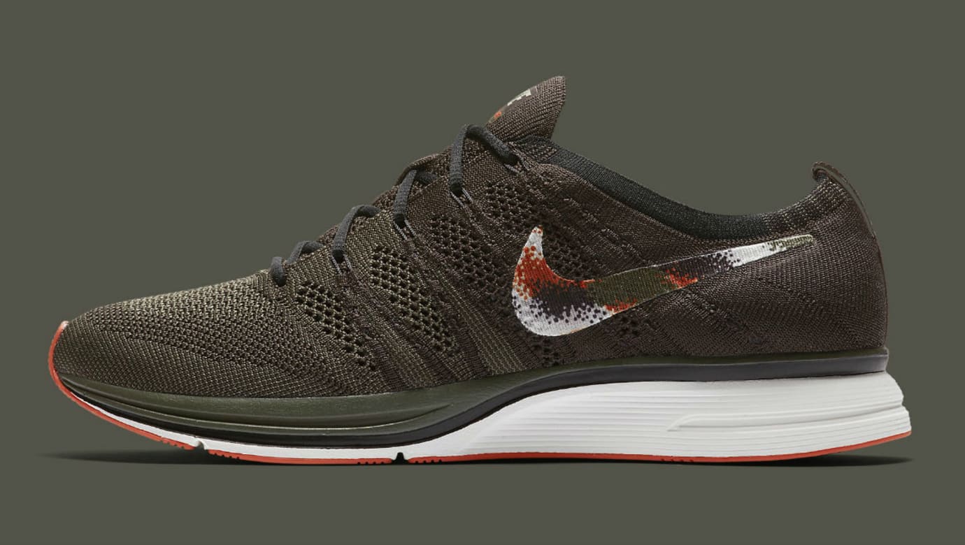 nike dark green trainers