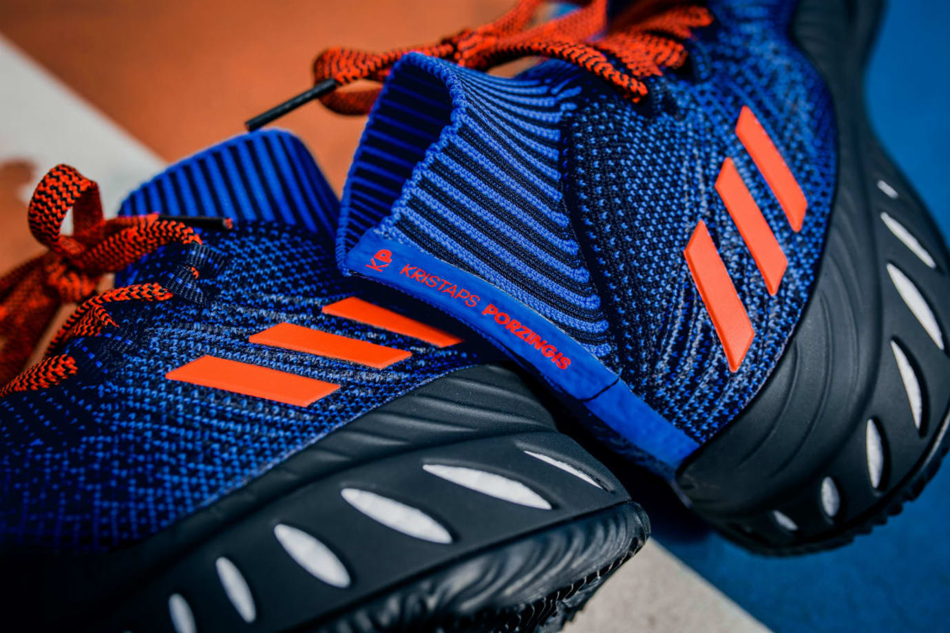 Кроссовки адидас на колесах. Кристапс Порзингис адидас. Adidas explosive. Adidas кроссовки 2017. Adidas NBA кроссовки.