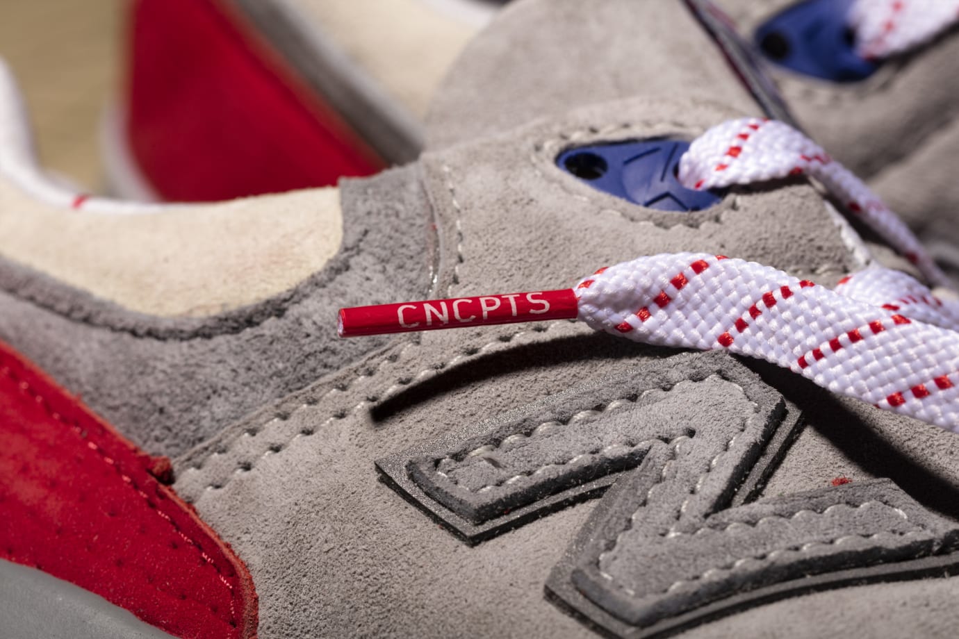 new balance 999 red toe