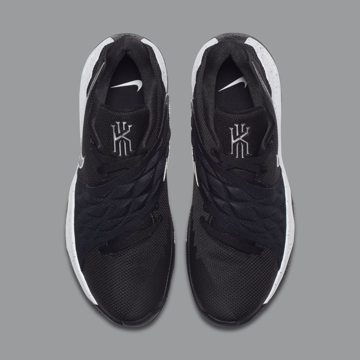 Kyrie 4 low all black store