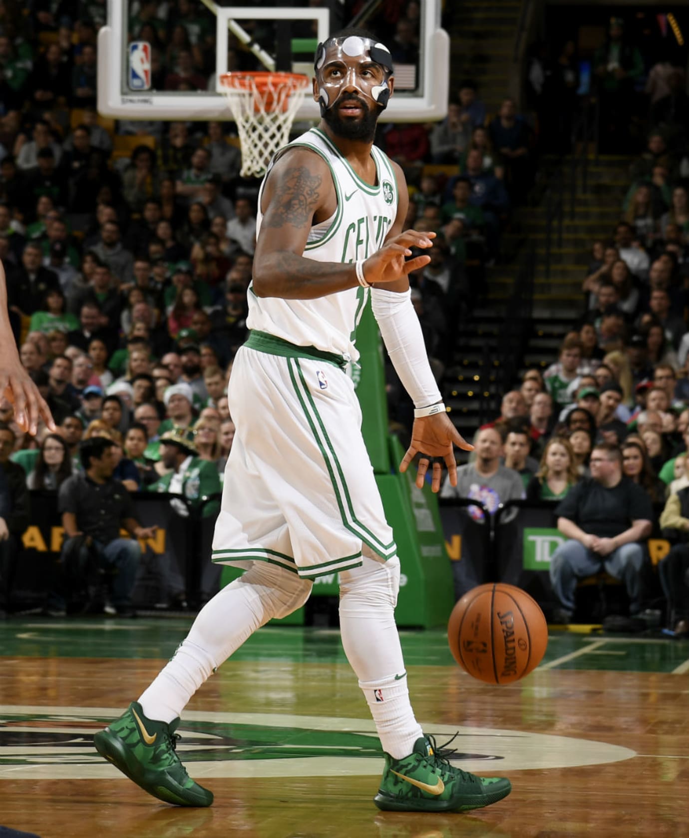 kyrie irving wearing kyrie 3