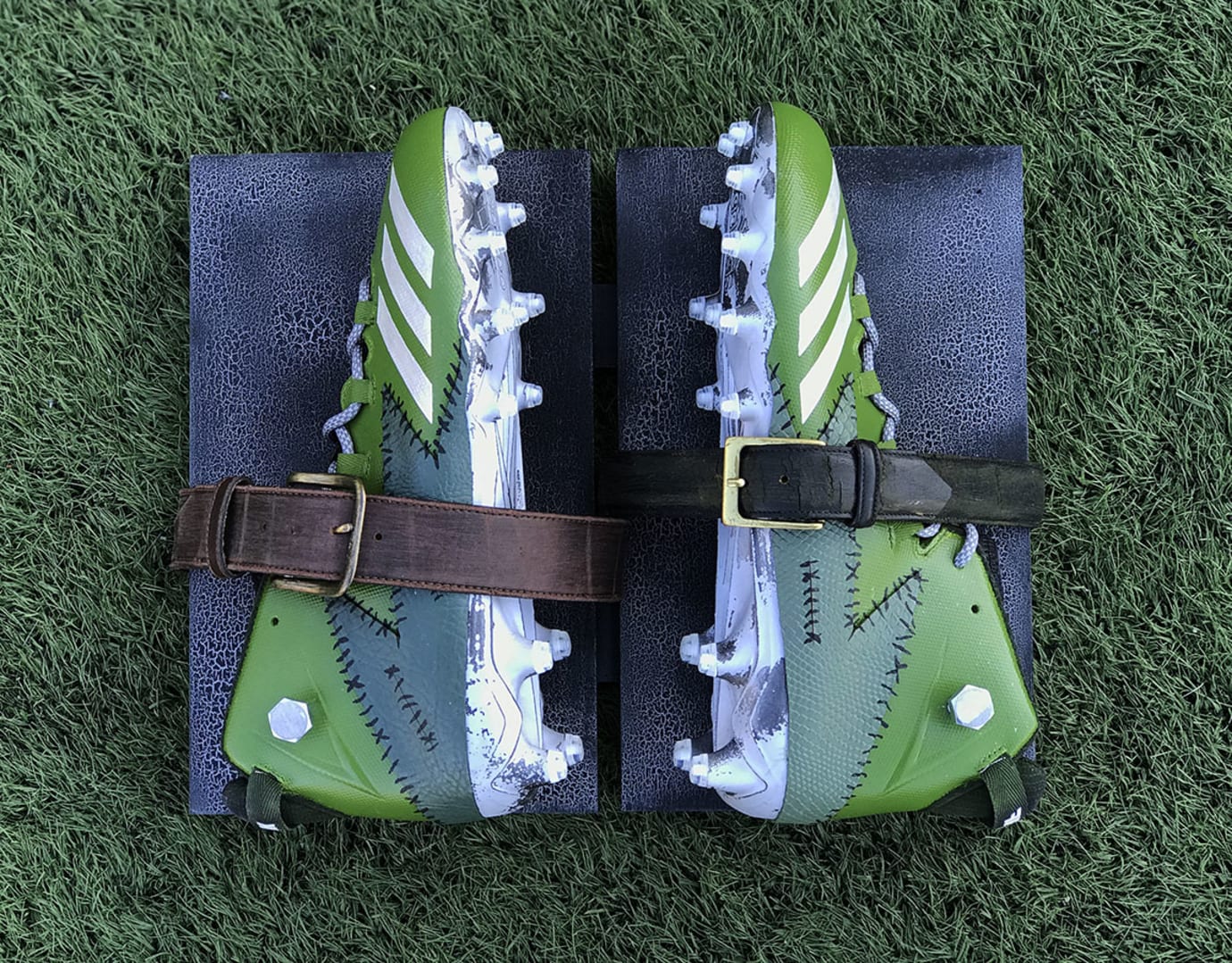 dak prescott cleats