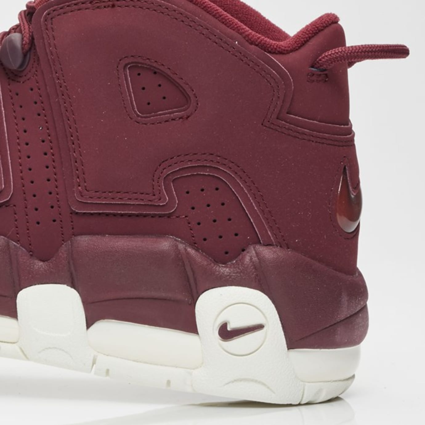 maroon uptempo