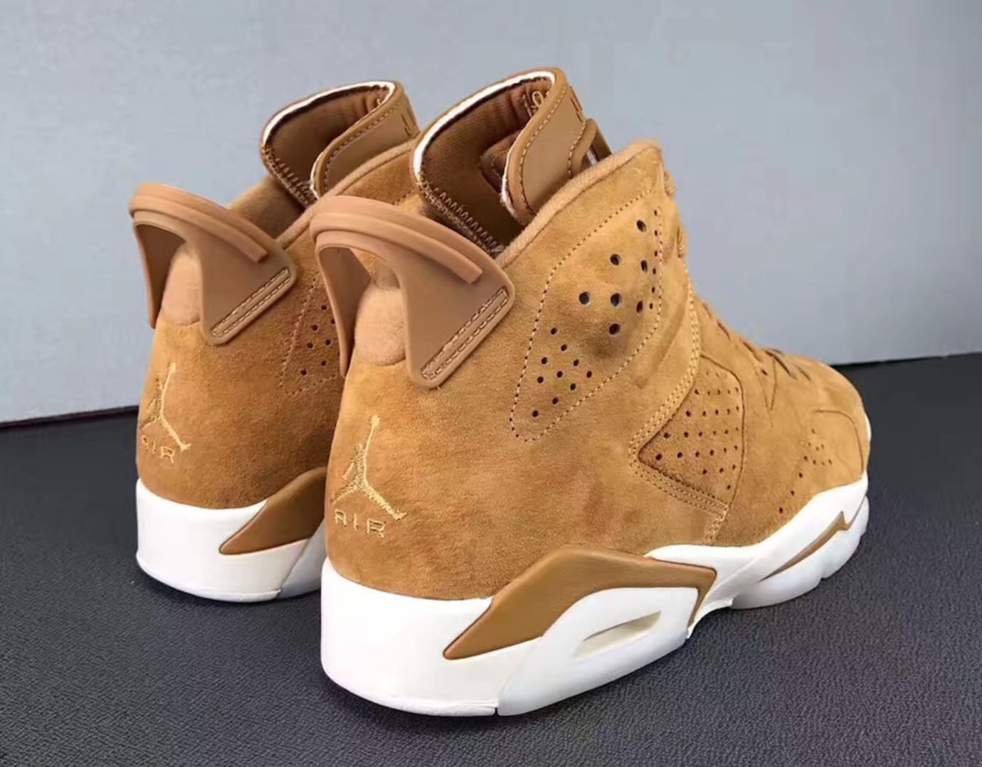 Air Jordan 6 Golden Harvest Wheat 