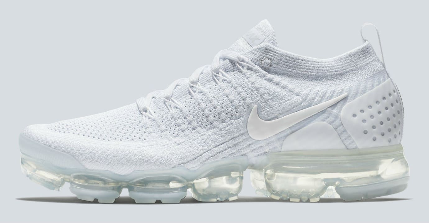 white nike vapormax 2