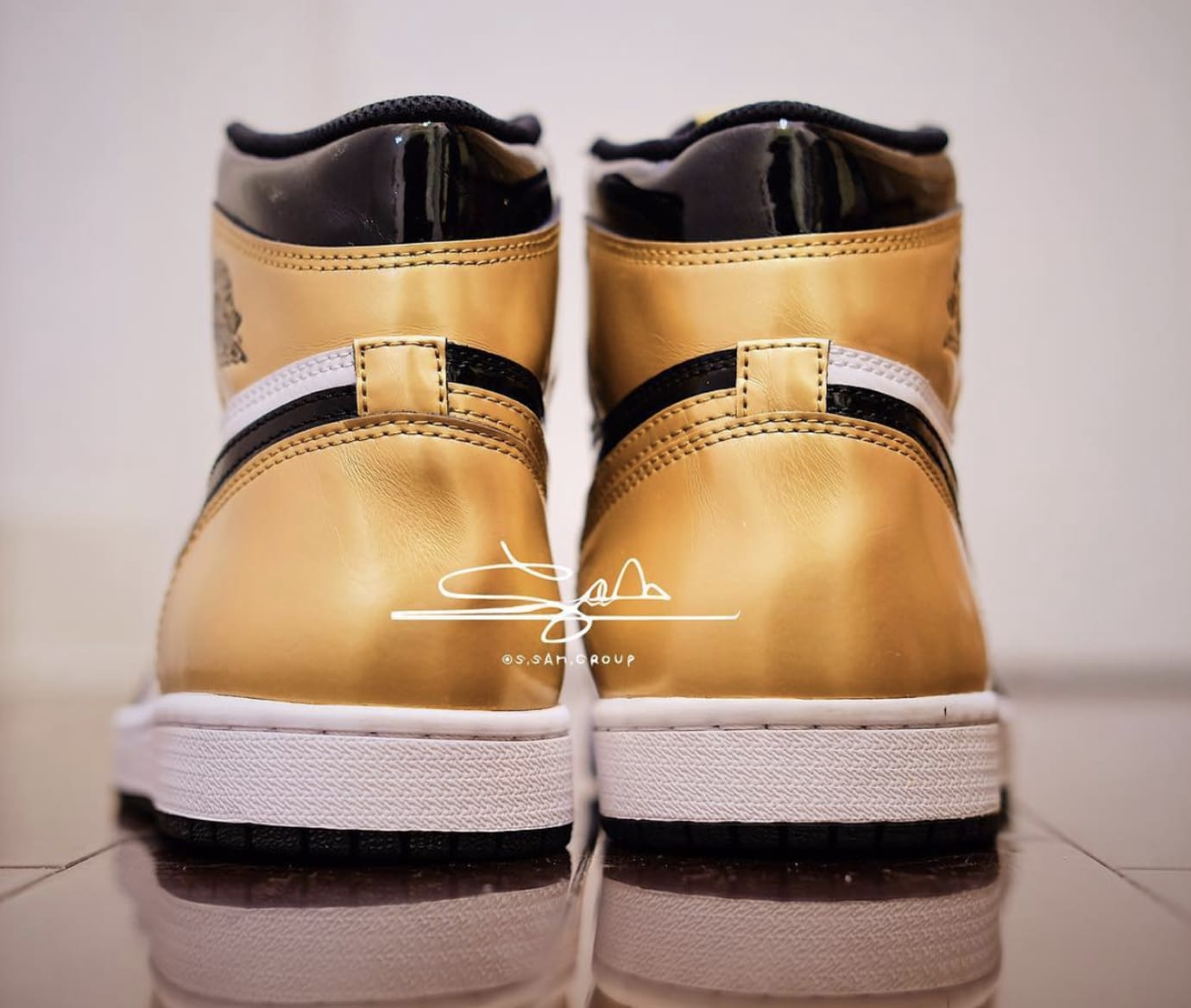 air jordan retro 1 gold toe