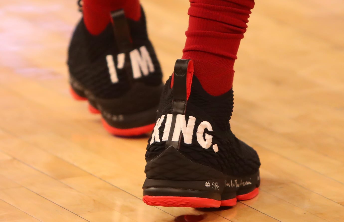 lebron james shoes im king