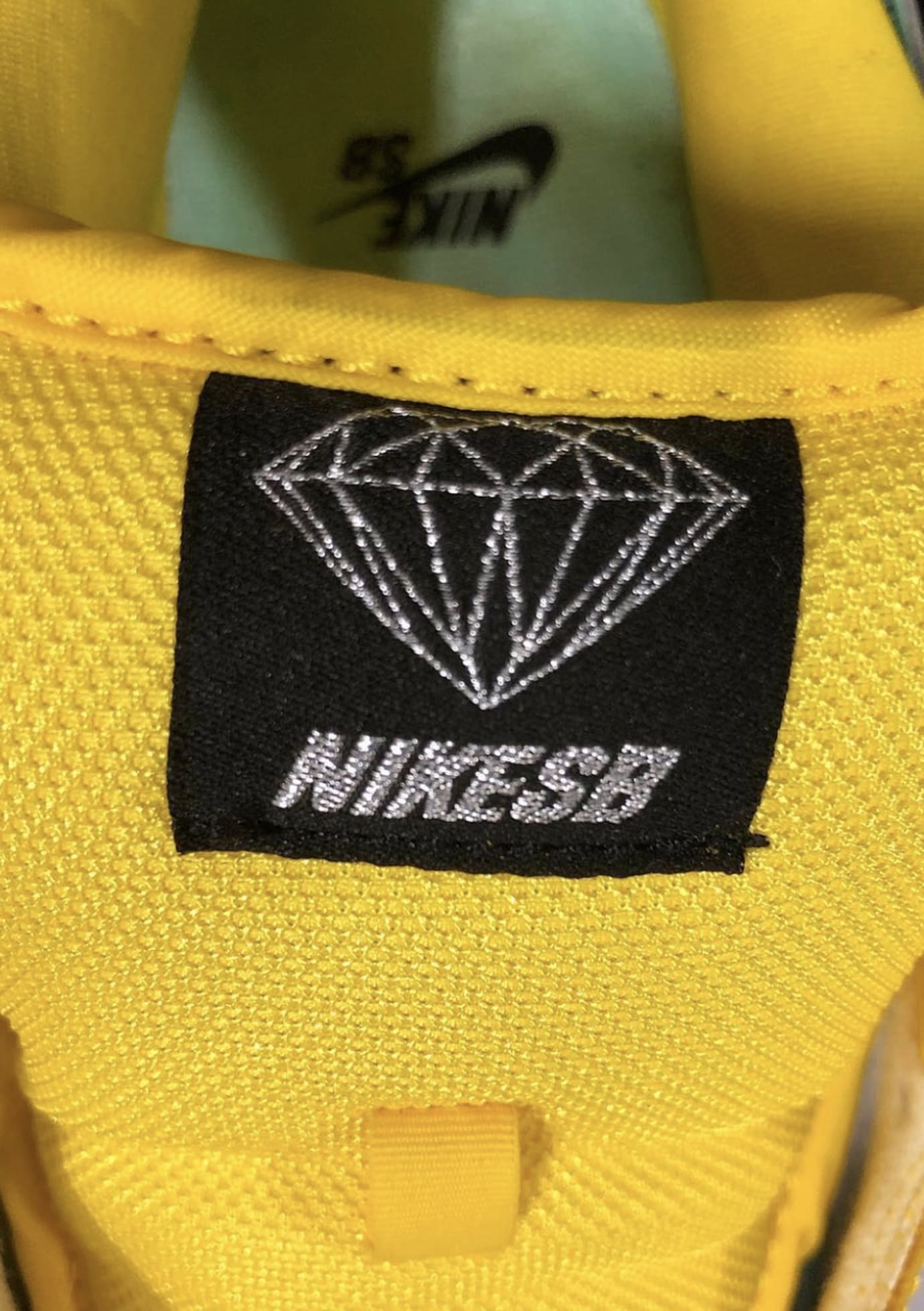 canary yellow sb dunks