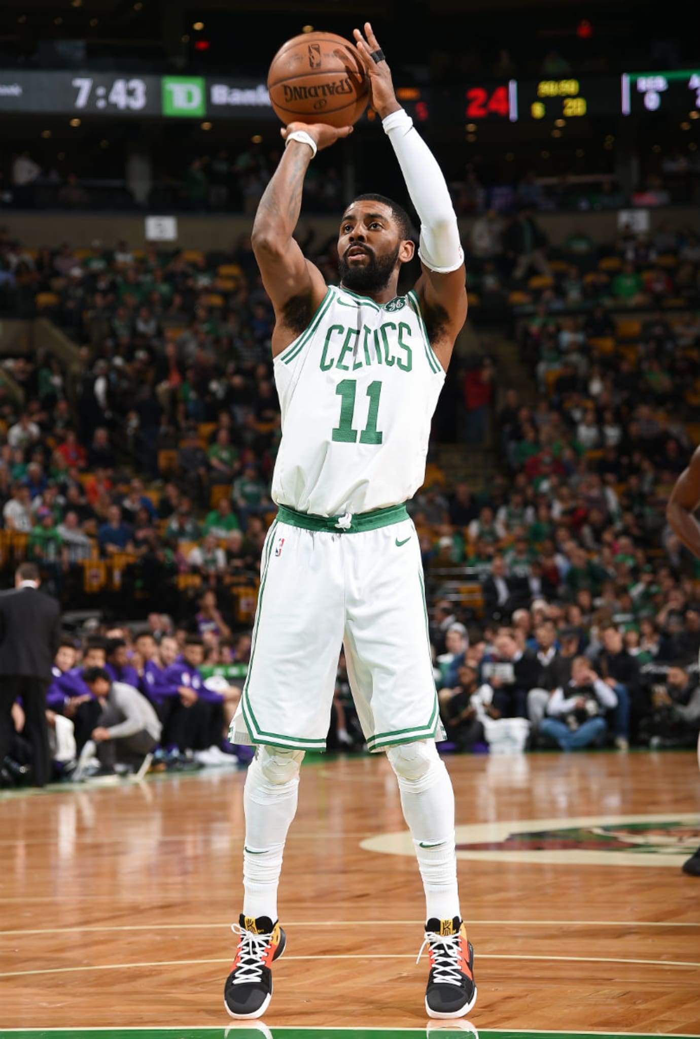 kyrie irving wearing kyrie 3