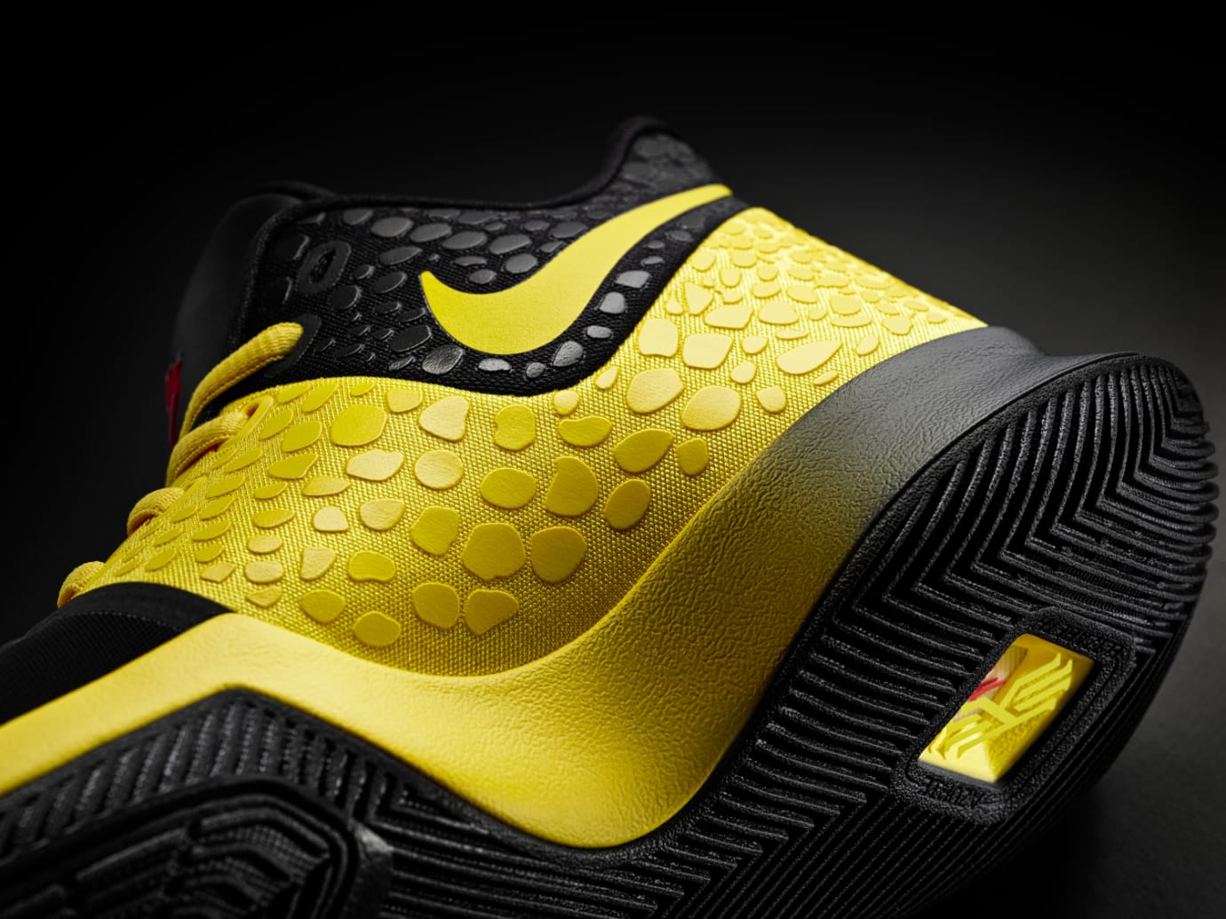 kyrie kobe collab shoe