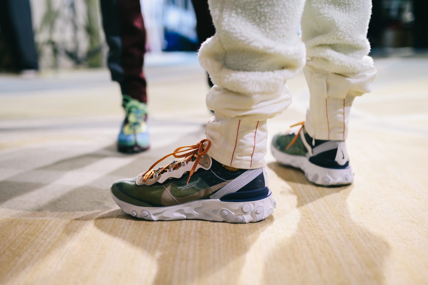 nike react element olive