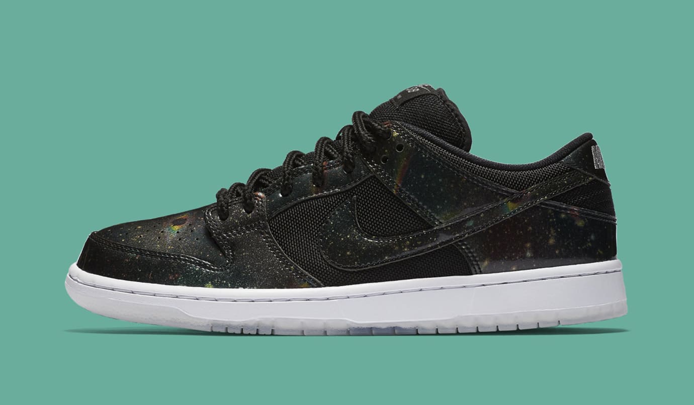 nike sb dunk intergalactic