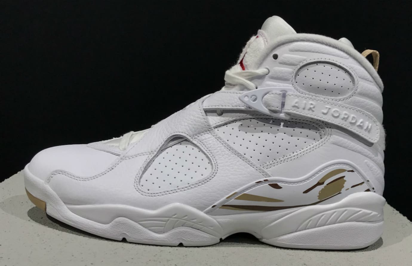 black 8s jordans 2018