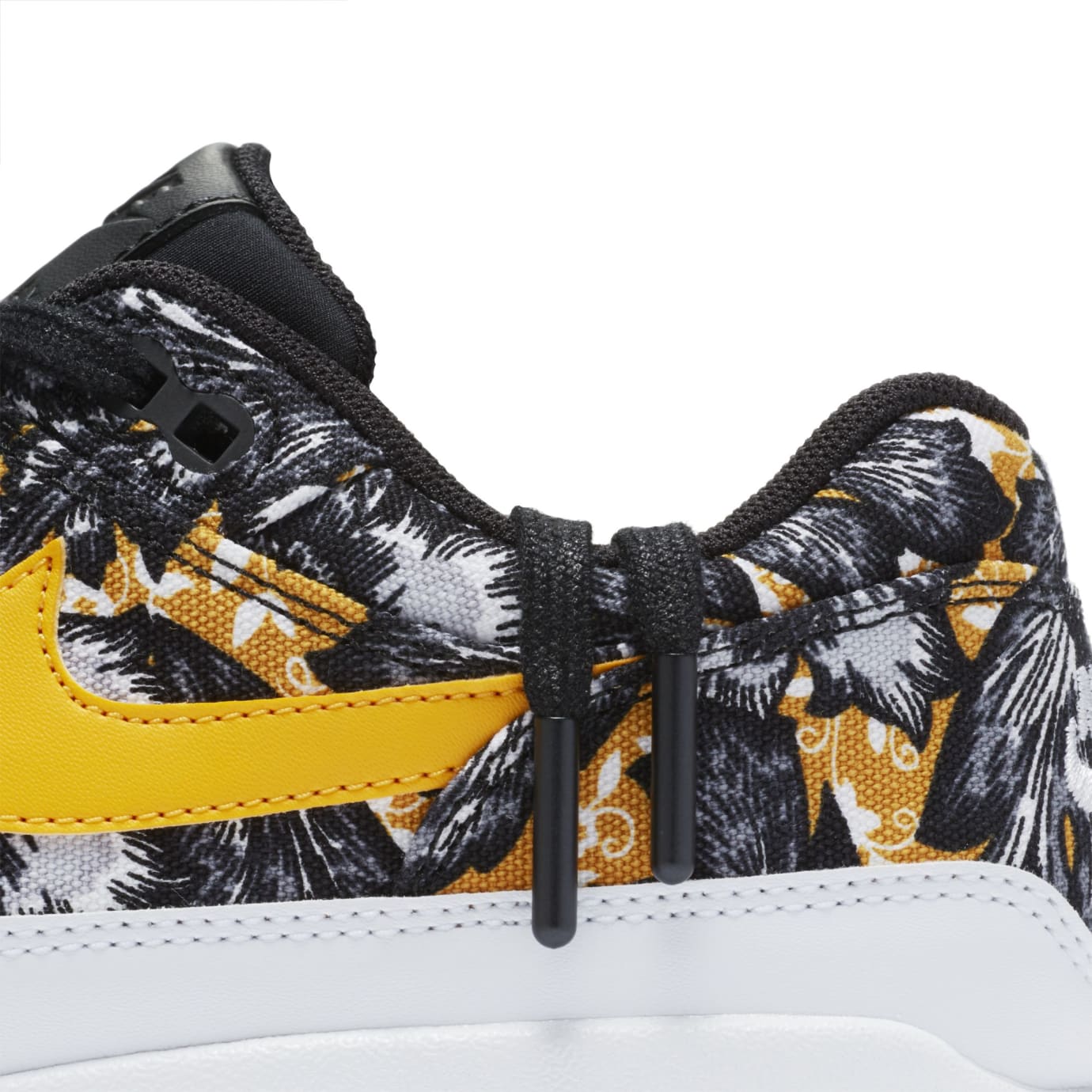 university gold air max 1