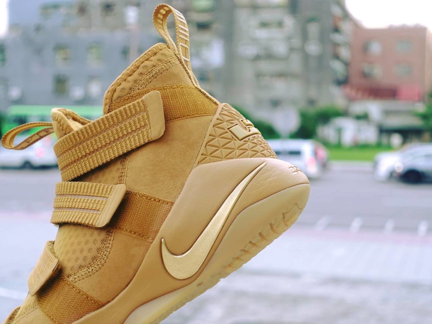 nike lebron soldier 11 wheat