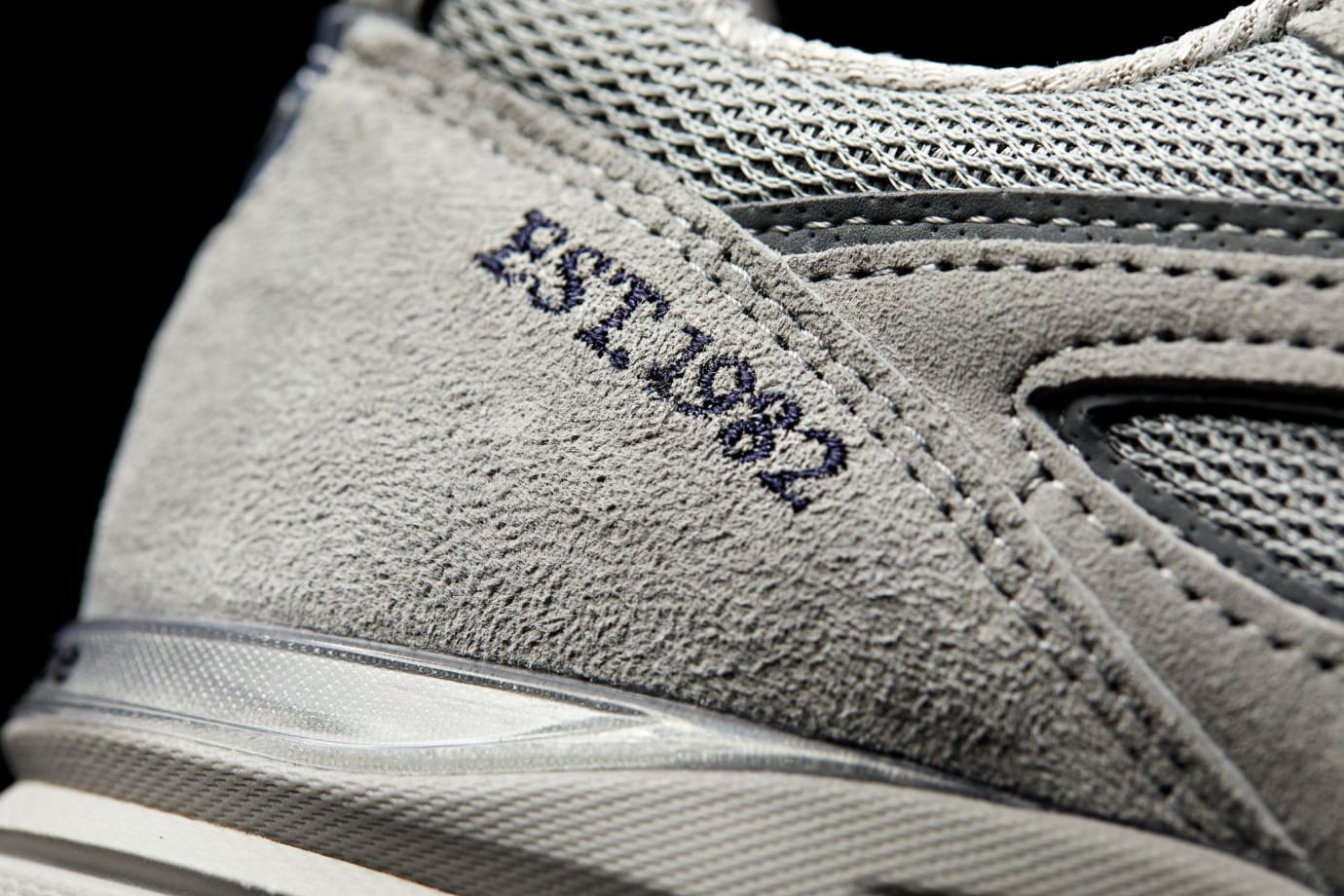 new balance 990v4 foot locker