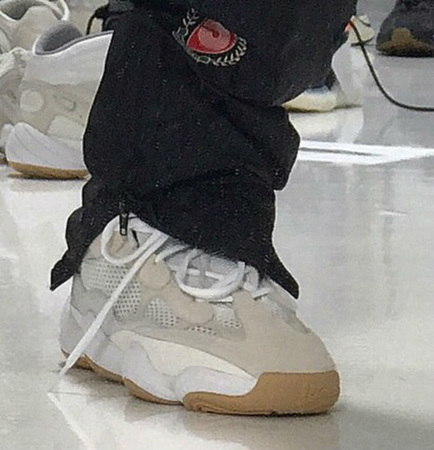 kanye west yeezy lacing