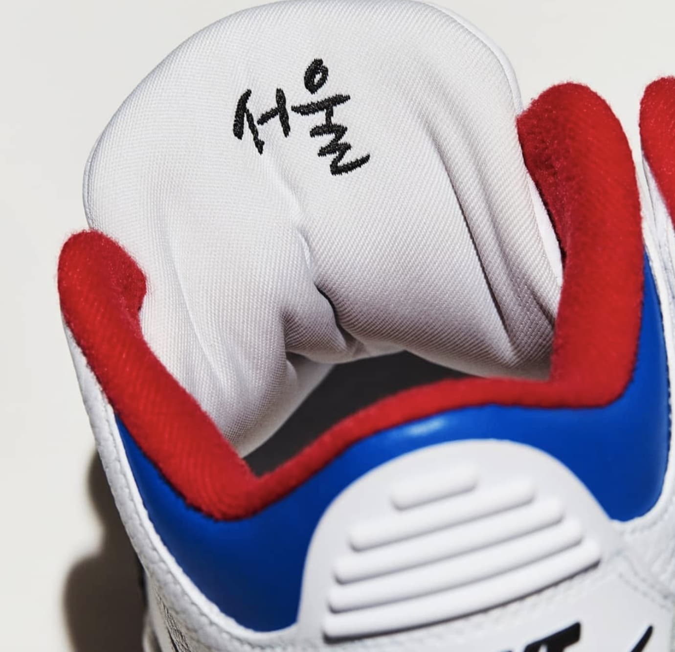 Air Jordan 3 'Korea' 4
