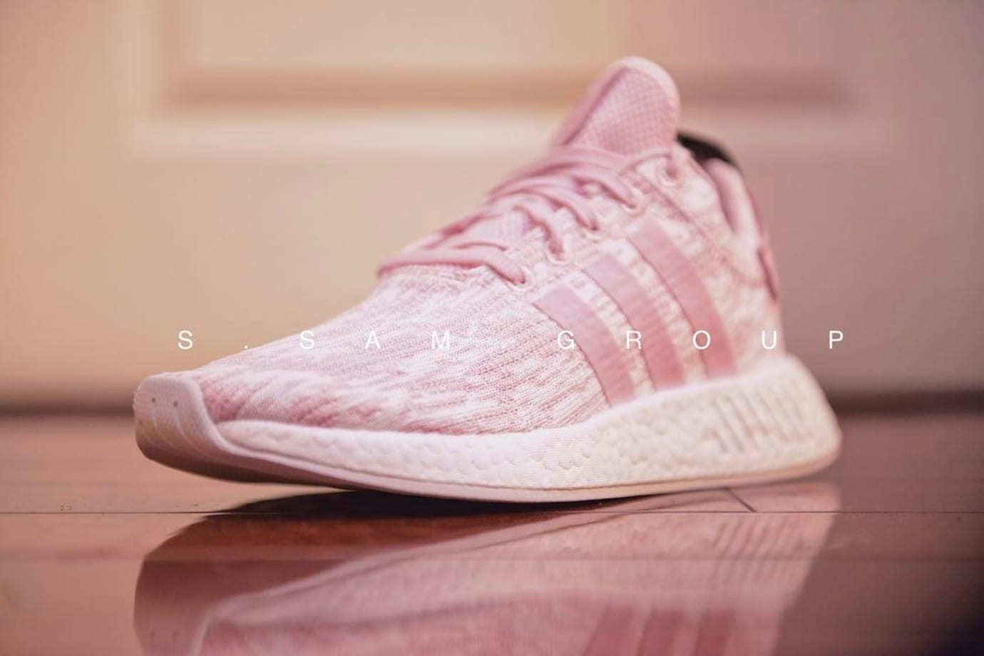 nmd r2 pink and white