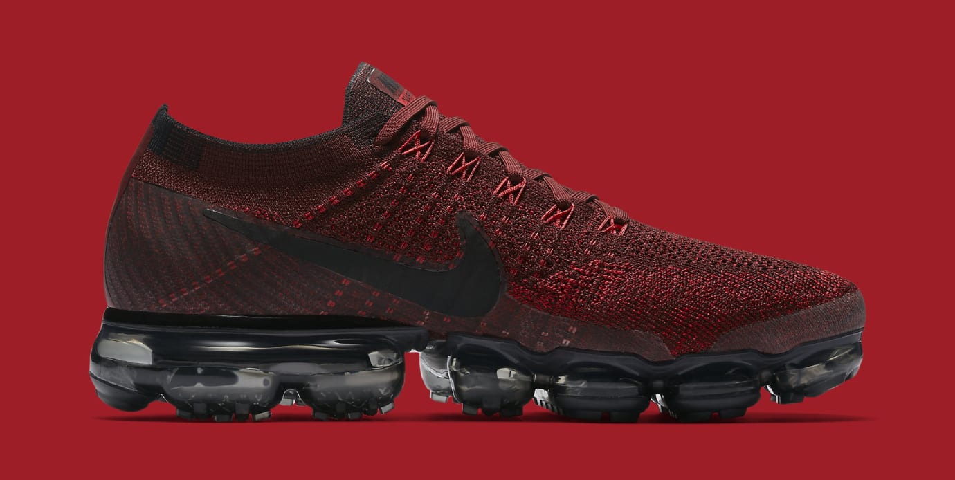 vapormax dark team red