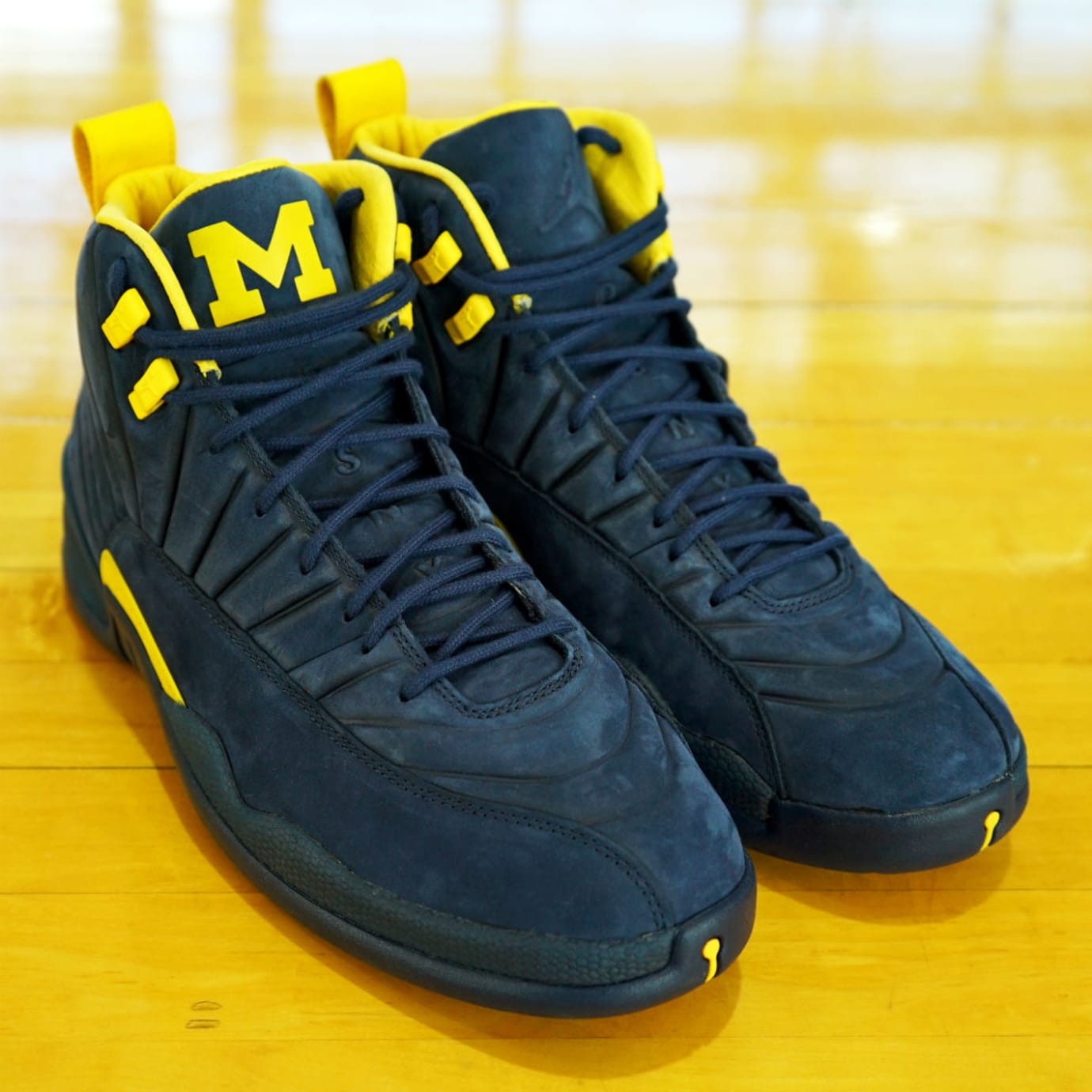 air jordan retro 12 michigan