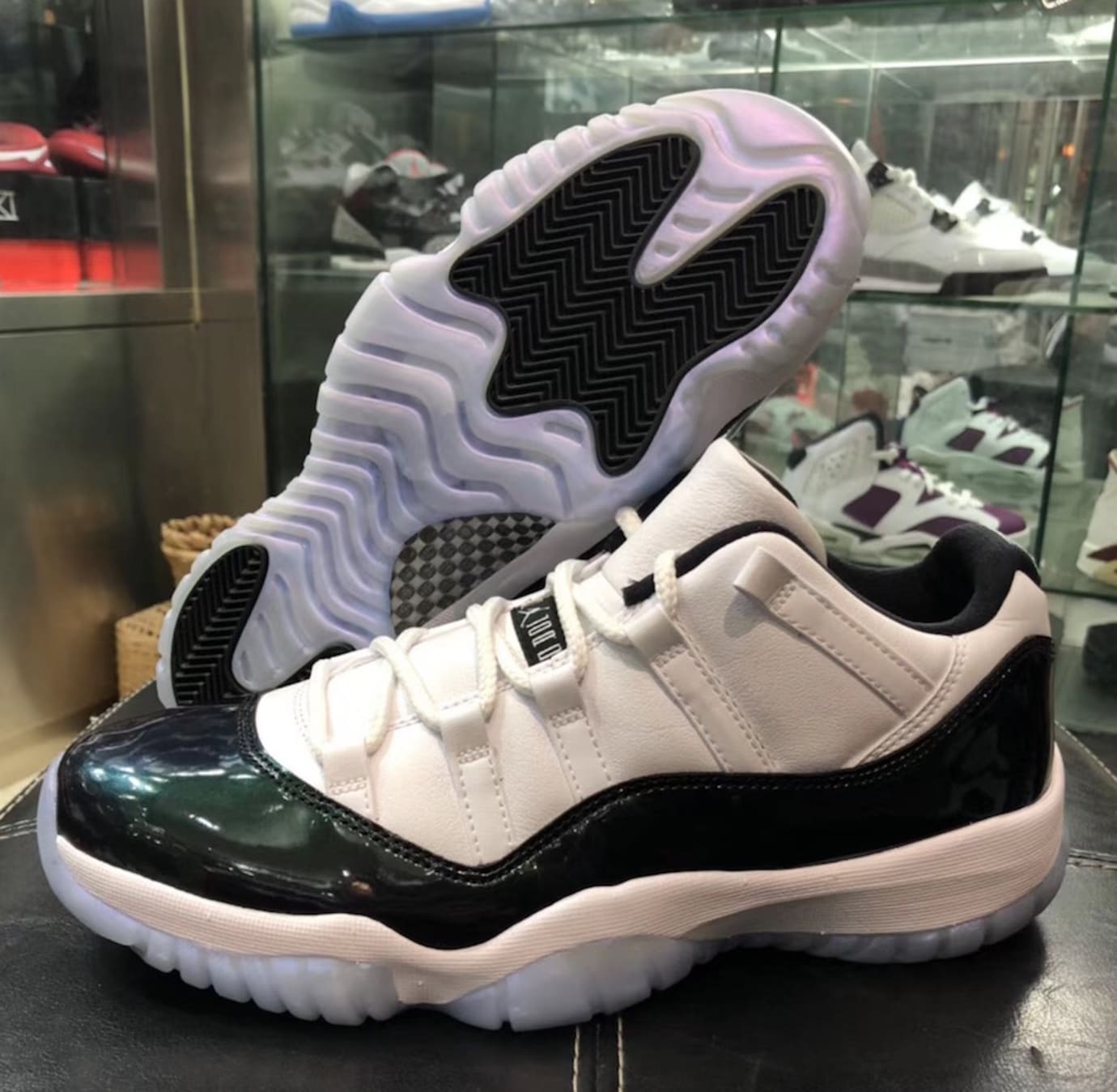 air jordan emerald 11