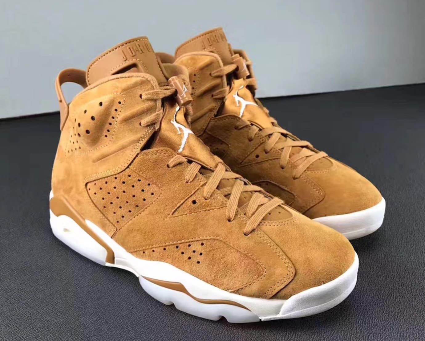 Air Jordan 6 Golden Harvest Wheat