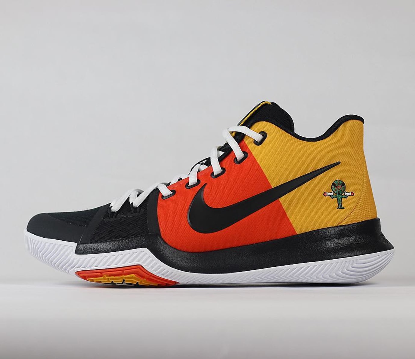 Kyrie 3 ray gun clearance