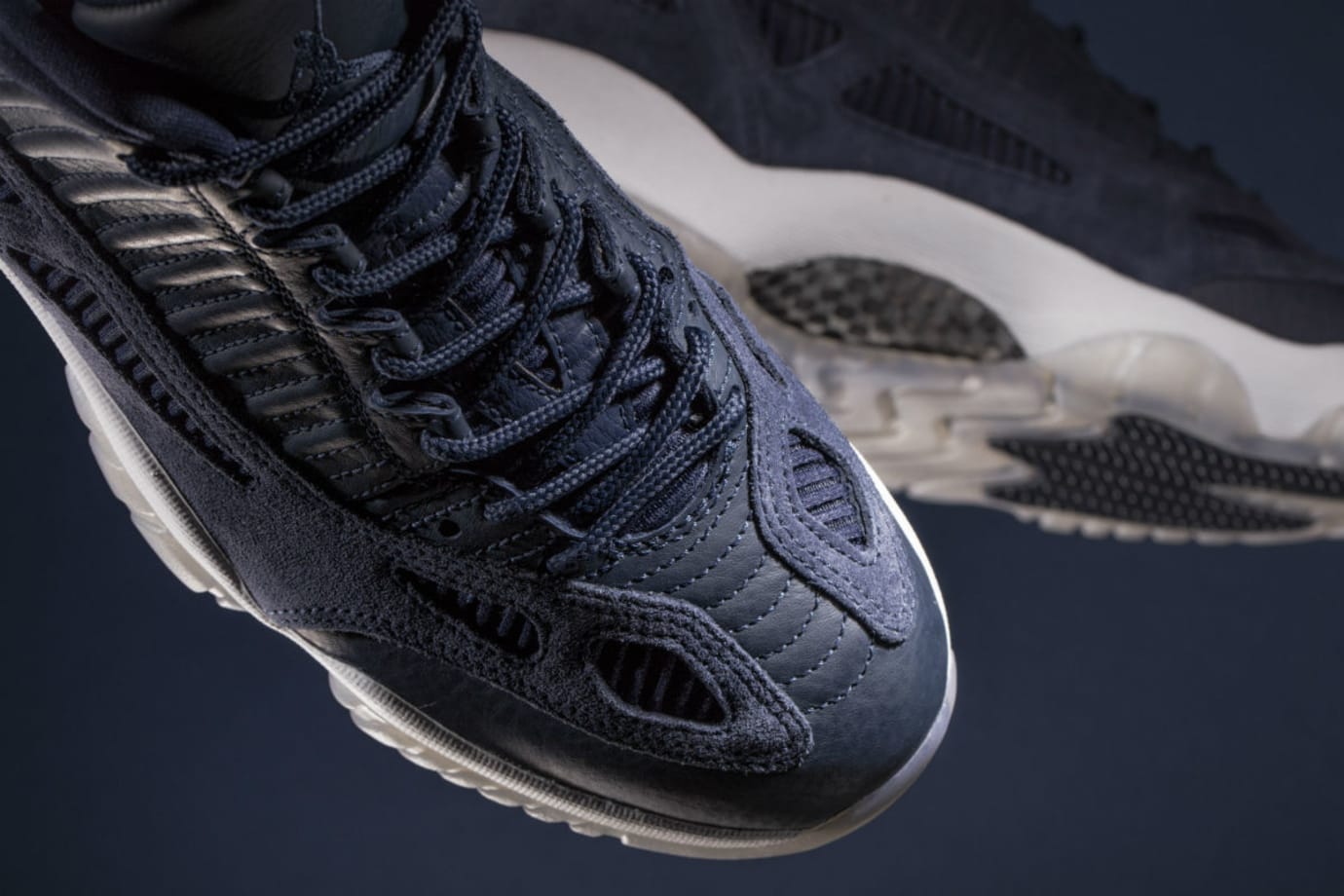 jordan 11 low ie obsidian