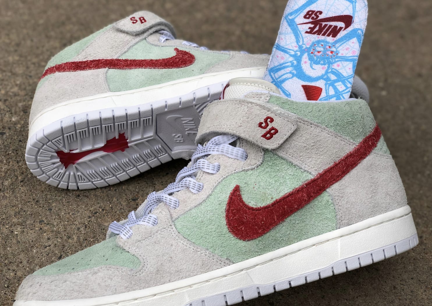 dunk mid white