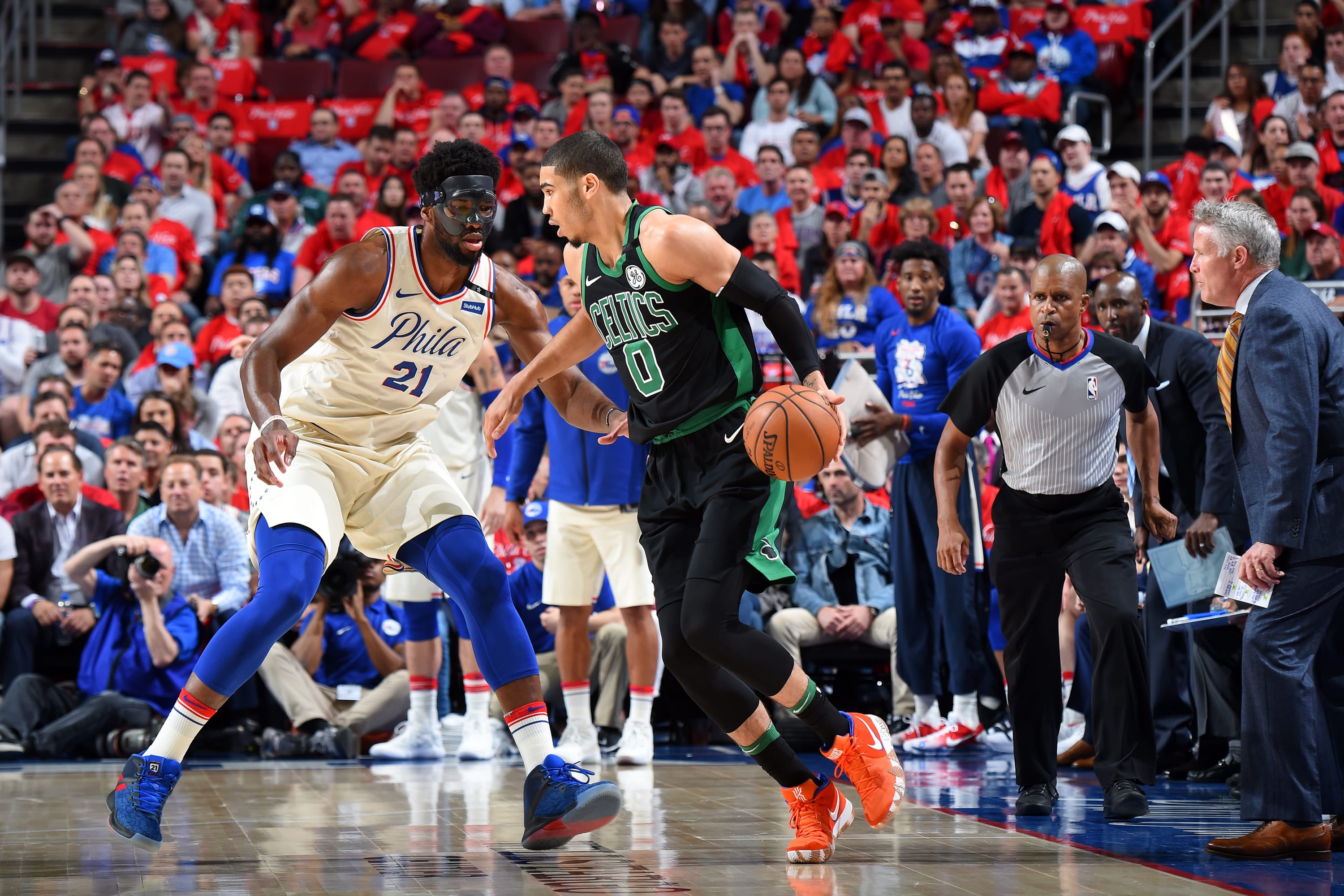 Jayson Tatum Talks Debuting Exclusive Kyrie 4s During the ...