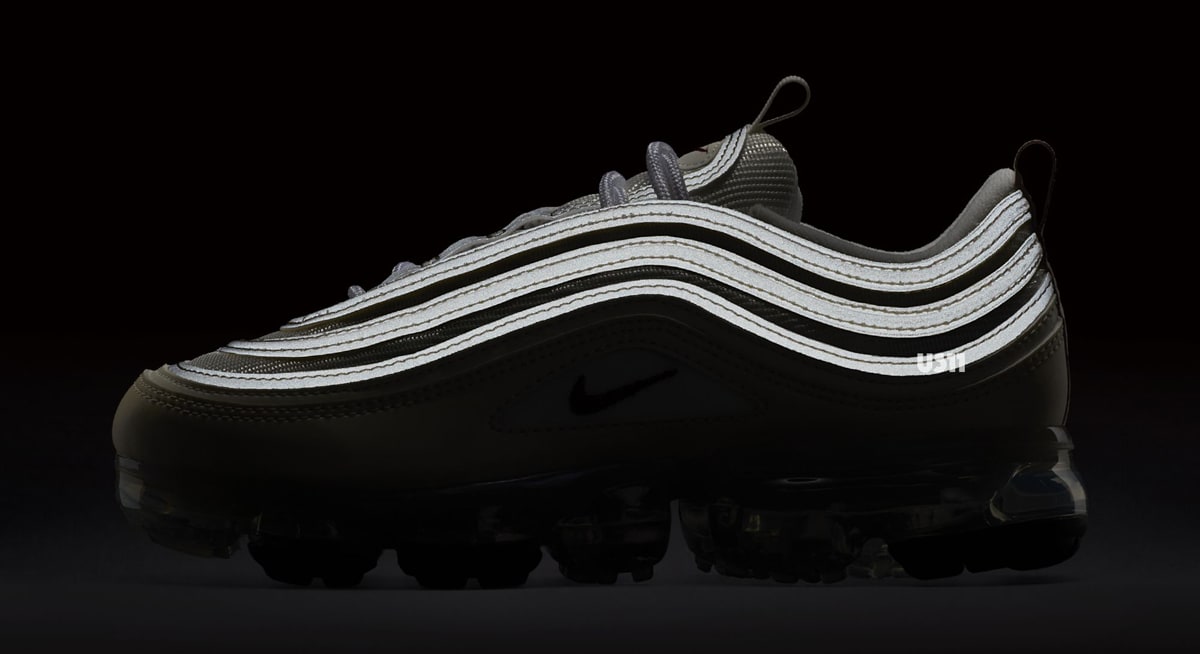 nike air vapormax reflective
