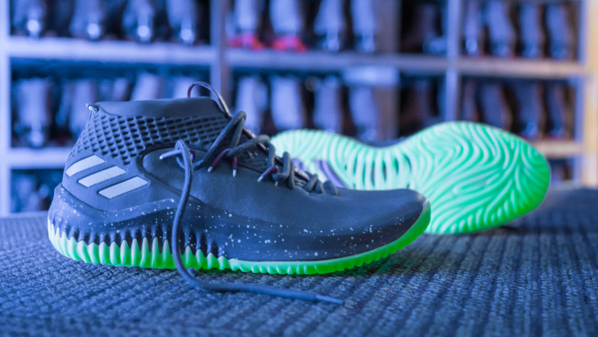 dame 4 glow in the dark