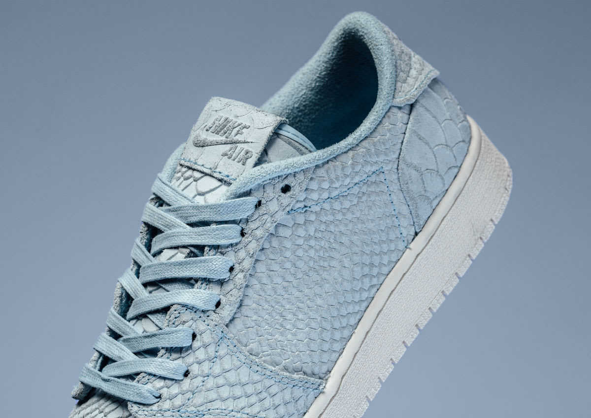 ice blue af1