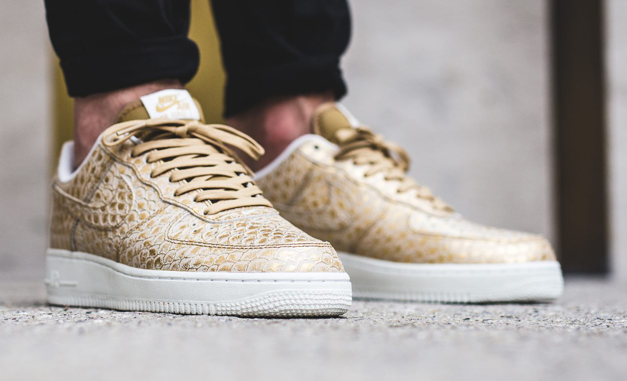 air force 1 snakeskin on feet