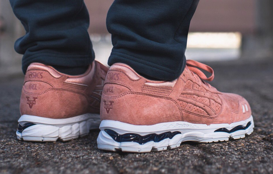 kith asics salmon toe